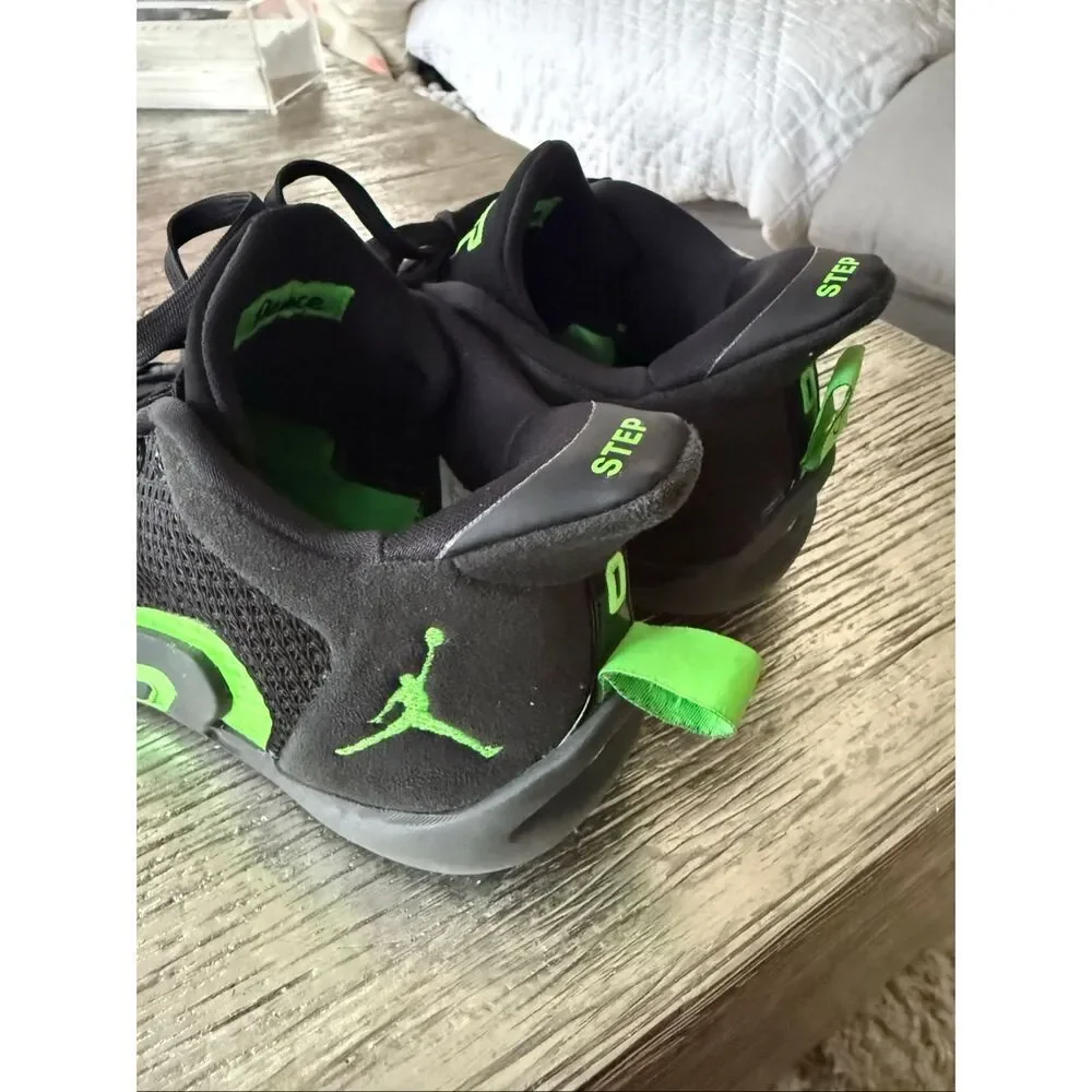 Nike Air Jordan Tatum 1 Green Strike Black Sneaker Sz 7 Y EUC